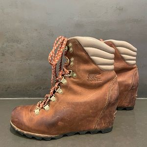 SOREL Conquest Wedge Boots Sz 9 Brown Tan ELK Leather Lace Up